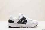 真标耐克nike Zoom Vomero 5 马拉松复古跑五代休闲运动慢跑鞋 采用环保纤维革饰片组合网眼布鞋面材质 升级正确后跟tpu加固 耐弯折热塑框架支撑鞋