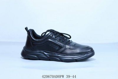 Ecco 爱步 早秋经典爆款 驱动系列 休闲运动跑鞋 休闲鞋 鞋面采用原厂进口头层牛皮 柔性环保Pu+Rb一体成型大底 独特制鞋工艺 舒适百搭 420670Ad