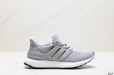 真标阿迪达斯adidas Ultraboost全掌爆米花休闲运动跑鞋 采用网材搭配反光皮革鞋面 配上stretchweb网格外底和boost中底 货号:Bb61