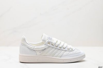 公司级Adidas Handball Spezial 官方正确版本 阿迪达斯经典款 复古休闲板鞋 全鞋采用反毛皮制作 牛筋耐磨大底 承载青春情怀的板鞋 经典三条