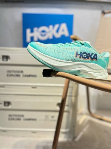hoka One One M Rincon 4 低帮专业越野跑步鞋 实拍首发 相较于前几代Mafate包裹感更好 跟Speedgoat 快速羚羊 系列比起来更加