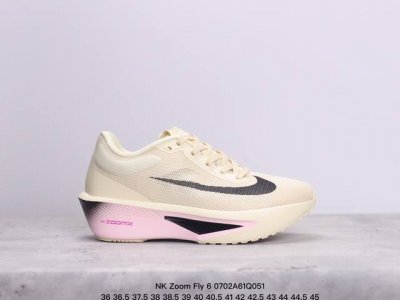 Nk Zoom Fly 6 耐克超弹轻盈跑步鞋 鞋款搭载 Flyknit 材料 打造出众弹性 易于穿脱。采用react技术 轻盈耐穿泡绵打造,铸就出众回弹的顺畅