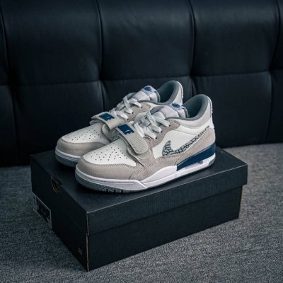 核心私 Nike Air Jordan Legacy 312 Low 乔丹 Aj 312 最强三合一混合版 有着交错结合的设计，它的名字就展现出它所包含的鞋款元