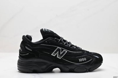 公司级新百伦New Balance 1000 系列低帮复古老爹风休闲运动跑步鞋 New Balance 在不同配色上其鞋面材质呈现不同感觉，无论是运动风抑或是高