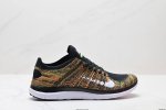 公司级耐克Nike Free 4.0 Flyknit 赤足4.0 轻跑鞋 质感新焕升级 专为短打跑造 鞋如面袜般子柔贴软合 结合性弹沙线 赋双予足众出的紧包密覆