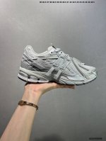 公司级New Balance M1906系列复古单品宝藏老爹鞋款 公司级版本复古元素叠加 质感超级棒 楦版型材料细节做工精细 作为Nb最经典的档案鞋型之一 与