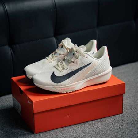 Air Zoom Rival Fly 4超弹透气轻量跑步鞋鞋款搭载 Flyknit 材料 出众弹性 易于穿脱 采用react技术 轻盈耐 跑步健身房锻炼最佳选择 - 点击图像关闭