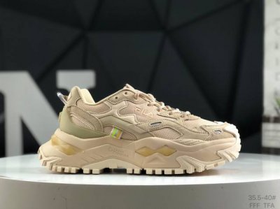 Fila Fusion Bianco 斐乐 百年运动时尚品牌Fla创建于1911年意大利Biella小镇，是Fila兄弟创立的一家纺织和针织的服装品牌。百年来，