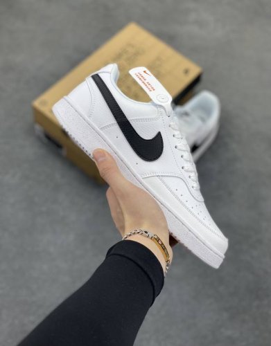 超级福利 核心特价 长期补货 Nike Court Borough 低帮百搭透气休闲运动板鞋男女鞋 经典耐用的设计，兼顾舒适脚感和出众风范，演绎匠心之作。结构性