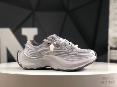 阿迪达斯 Adidas Vento Xlg Mtw 复古休闲老爹鞋 官方同步上架 鞋面是透气网面和皮革拼接 脚感轻盈 不闷汗 每次穿着跑步都感觉脚底在自由呼吸