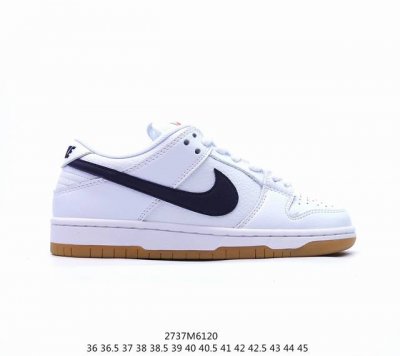 耐克nike Sb Dunk Low Pro 复古低帮 休闲运动滑板板鞋。采用脚感柔软舒适zoomair气垫，有效吸收滑板等极限运动在落地时带来的冲击力，为街头