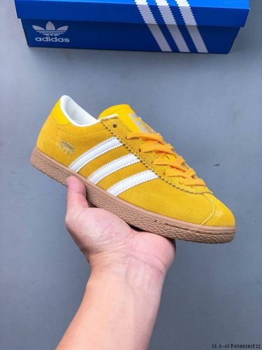 阿迪达斯Adidas Stadt经典麂皮薄底运动板鞋 T头鞋 皮革和绒面革经典运动鞋以典藏足球鞋为灵感这款Stadt经典运动鞋植根足球传统，以别致皮革鞋面和绒面