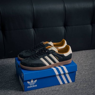 核心私 Adidas Samba Og 桑巴舞街头系列德训运动板鞋 采用固色翻毛皮组合牛剖革鞋面材质 外置正确3层组合围条加厚烟胶橡胶大底 货号：Id8707