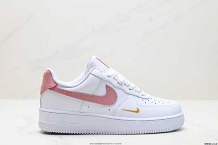 真标耐克nike Air Force 1 Low 空军一号低帮百搭休闲运动板鞋。柔软、弹性十足的缓震性能和出色的中底设计，横跨复古与现代的外型结合，造就出风靡全 - 点击图像关闭