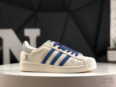 阿迪达斯 三叶草Adidas Originals Superstar 经典贝壳头系列低帮百搭休闲运动板鞋 货号： Sd6806 尺码：36 36.5 37 38