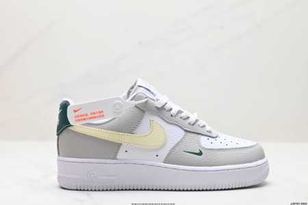 真标耐克nike Air Force 7 空军一号低帮百搭休闲运动板鞋。柔软、弹性十足的缓震性能和出色的中底设计，横跨复古与现代的外型结合，造就出风靡全球三十多 - 点击图像关闭