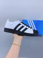 adidas Gazelle Indoor 三叶草休闲防滑耐磨低帮板鞋鞋头出色设计 塑就出众贴合感稳固的后跟贴合足部曲线设计软弹舒适 不易磨脚橡胶鞋底配合防滑纹