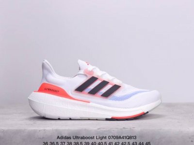 公司级阿迪达斯adidas Ultraboost Light 全掌爆米花休闲运动跑鞋。采用网材搭配反光皮革鞋面，配上stretchweb网格外底和boost中底