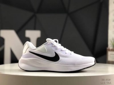 130 nike Revolution 7透气 低帮 跑步鞋兼顾迅疾外观和稳固脚感，后跟覆面和中足动态支撑巧妙融合，缔造稳定顺畅的迈步体验 货号：Fb8501