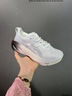 140 asics亚瑟士 透气网眼鞋面配合部分合成革材质 采用全新Ahar+橡胶材质,更加耐磨日本专业跑鞋品牌·Asics/亚瑟士 Novavlast 4 户外
