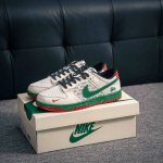核心私 Nike Dunk 全套原楦原模倾力打造完美版型 独家原厂航空铝磨具打磨大底 鞋头坡度极致还原 无解鞋型 原盒原配 圈内天花板工艺 原厂冲刀 超高清洁度