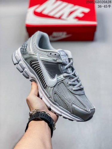 耐克Nike Air Zoom pegasus 登月系列编织面透气 舒适脚感 减震耐磨休闲百搭跑步鞋 0526924X24 尺码 见图 编码 05Jgd320A