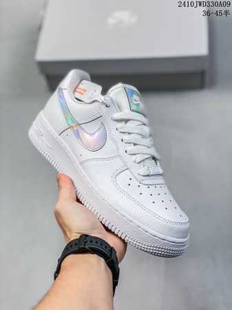 公司级耐克nike Air Force 7 空军一号低帮百搭休闲运动板鞋。柔软、弹性十足的缓震性能和出色的中底设计，横跨复古与现代的外型结合，造就出风靡全球三十 - 点击图像关闭