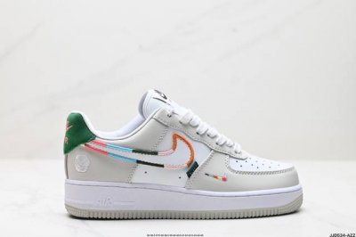 真标耐克nike Air Force 7空军一号低帮百搭休闲运动板鞋。柔软、弹性十足的缓震性能和出色的中底设计，横跨复古与现代的外型结合，造就出风靡全球三十多年