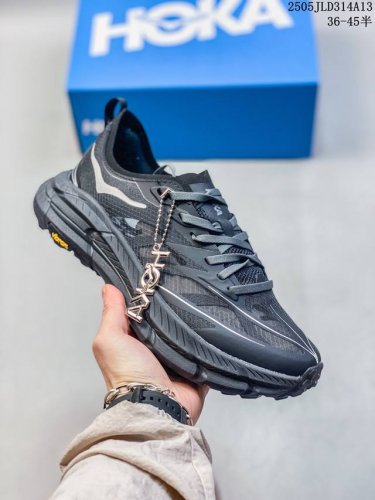 新百伦New Balance 2010系列 复古休闲跑步鞋 U2010Ttb 鞋面的柔软麂皮搭配尼龙网布，特别透气而且还复古感，不管是搭配牛仔裤还工装裤都是百搭