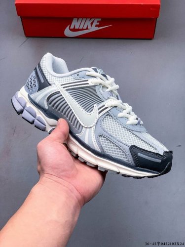 集图 独家4层组合大底耐克Nike Zoom Vomero 5 Sp'vast Grey Sail'马拉松复古跑五代休闲运动慢跑鞋 04 3X24