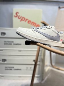 公司级头层皮Supreme X 乔丹Air Jordan 1 Low Aj1低帮系列篮球鞋 官方同步配色 原装级产物 #拒绝公底 立体鞋型 细节完美 高清洁度X