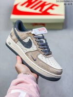 公司级带半码耐克nike Air Force 1 Mid 07 空军一号低帮百搭休闲运动板鞋。柔软、弹性十足的缓震性能和出色的中底设计，横跨复古与现代的外型结合