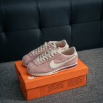 核心私 Nike Classic Cortez 耐克经典轻便舒适男子阿甘鞋休闲跑步鞋运动鞋 纯粹而执着的精神 使得Cortez种在了一代人的心里 无论是否喜欢它