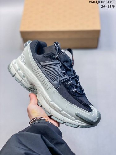 真标带半码 Nike耐克Zoom Vomero Roam男女子冬季复古休闲老爹鞋Fv2295-400-001 尺码：36-45半 编码：04Jhd314A26