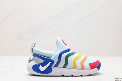 童鞋耐克nike Dynamo Go毛毛虫远动鞋！注意：图下方显示为实际内长，单位厘米[手工测量，可能存在0.5厘米左右的误差]，建议净脚长加1厘米左右对应标注