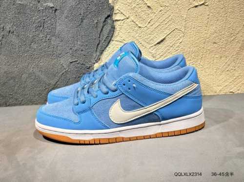 耐克Nike Sb Dunk Low Pro 复古低帮 休闲运动滑板板鞋。采用脚感柔软舒适Zoomair气垫，有效吸收滑板等极限运动在落地时带来的冲击力，为街头