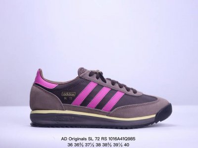 Ad Originals Sl 72 Rs Ji2484 阿迪经典复古慢跑鞋 鞋款采用舒爽尼龙鞋面、绒面革饰面和皮革细节等设计。与此同时，搭载着 Ecotex