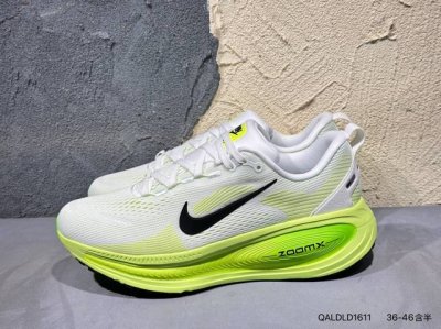 新品上市实拍 Nike Zoom Vomero 5 复古单品新配色 Nk Zoom Vomero 5 Sp 佛莫罗5代系列经典复古休闲运动慢跑鞋#采用环保纤维革