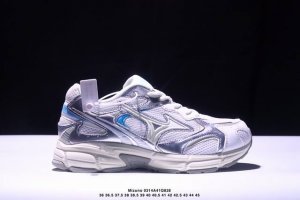 180 Mizuno Sports Style美津浓 复古时尚休闲舒适减震运动跑步鞋 美津浓Wave机械缓震，可以说是机械缓震跑鞋科技的翘楚。有着非凡的适应性，