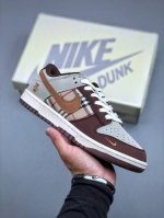 海外爆款限量发售 高端定制Nike Sb Dunk Low 巴宝莉联名---棕卡其格纹 高端定制 低帮休闲板鞋 定制鞋盒 大厂纯原品质出货 超高清洁度 皮料切割