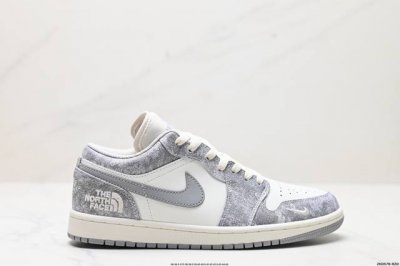 公司级air Jordan 1 Low Aj1乔1低帮休闲板鞋 同步官方配色 市场唯一独家头层皮打造 原鞋原档案开发 原厂皮料 原档冲孔鞋头 正确满胶鞋垫 四线