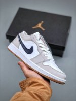 Air Jordan 1 Low 灰蓝 Aj1乔1低帮休闲板鞋 同步官方配色 原鞋原档案开发 原厂皮料 原档冲孔鞋头 正确满胶鞋垫 四线拉帮 原厂织唛标 鞋舌高