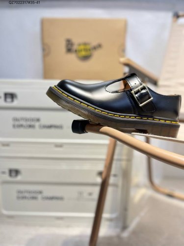 Dr.Martens 马丁医生 系列 厚底全机车走线 原材生产 香港代购 同一批次订单 全头层牛皮 进口橡胶大底 耐穿耐磨 专柜包装 爱酷的女生 男生 可以入手