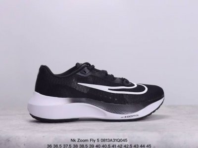 公司级耐克 Nk Zoom Fly 5超轻男女跑步鞋 react 泡棉搭配碳纤维板 中底采用react技术 轻盈耐穿泡绵打造 跑步体验非常舒适 这款鞋相较于之前
