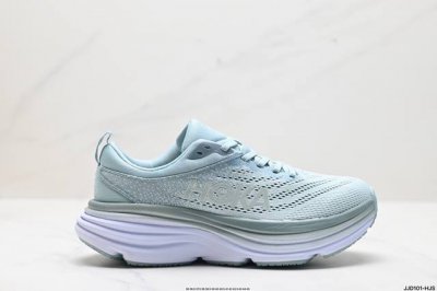 真标小红书推荐hoka W Bondi 8全新配色 这个品牌来自于新西兰的毛利语，Hoka表示大地，One One表示飞越，连起来就是飞越地平线，One One