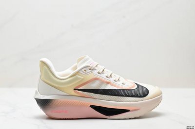 真标Nike Zoomx Invincible Run Flyknit Fk6 Zoom Fly 6 轻量飞织低帮休闲运动慢跑鞋 此鞋专为长跑运动员而生 是为5