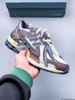 New Balance M1906Ri Nb宝藏老爹鞋款，复古元素叠加，质感超级棒，楦版型材料细节做工精细，货如实拍图 作为Nb最经典的档案鞋型之一，与2002