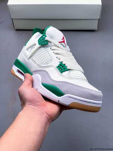 210 公司级！Air Jordan 4 Aj4代中帮复古休闲运动文化篮球鞋。秉承轻量化的速度型篮球鞋设计思想完成设计，降低重量的同时提升舒适度，中底延续前作使