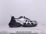 公司级耐克nike V2K Run跑步鞋复古风潮 网面透气运动鞋 灰银紧致的鞋面材质提供良好的包裹性鞋侧 Swoosh以及鞋头部分搭配增添不少亮点的镀铬细节鞋垫