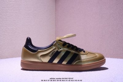 阿迪达斯 德训鞋 经典复古低帮休闲运动慢跑鞋Wales Bonner X Adidas 2025 全新秋冬系列联名鞋款 经典运动板鞋。该鞋超大鞋舌采用皮革面料制